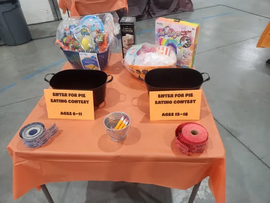 Harvest Festival contest participants